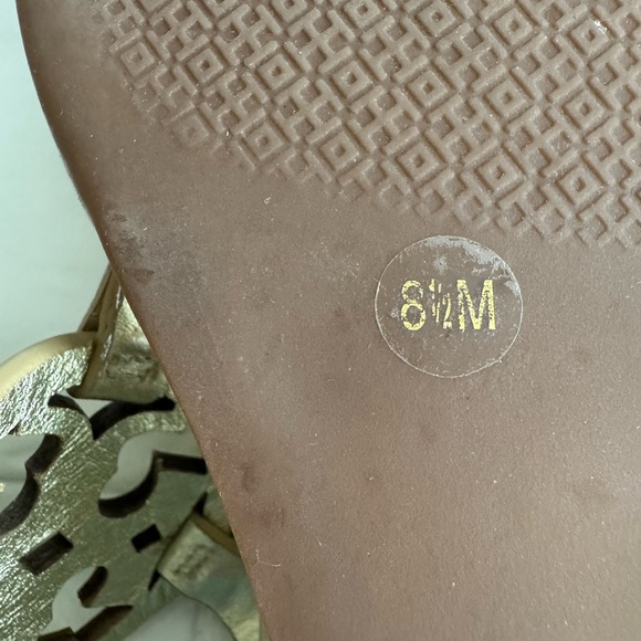 Tori Burch Gold Women's Sandals. Size 8.5. - Picture 6 of 6
